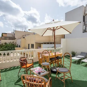  Séjour chez l'habitant Close To Airport, Double Bedroom, Sofa-bed, Private Bathroom For Adults And Children Aged 10 And Over Only