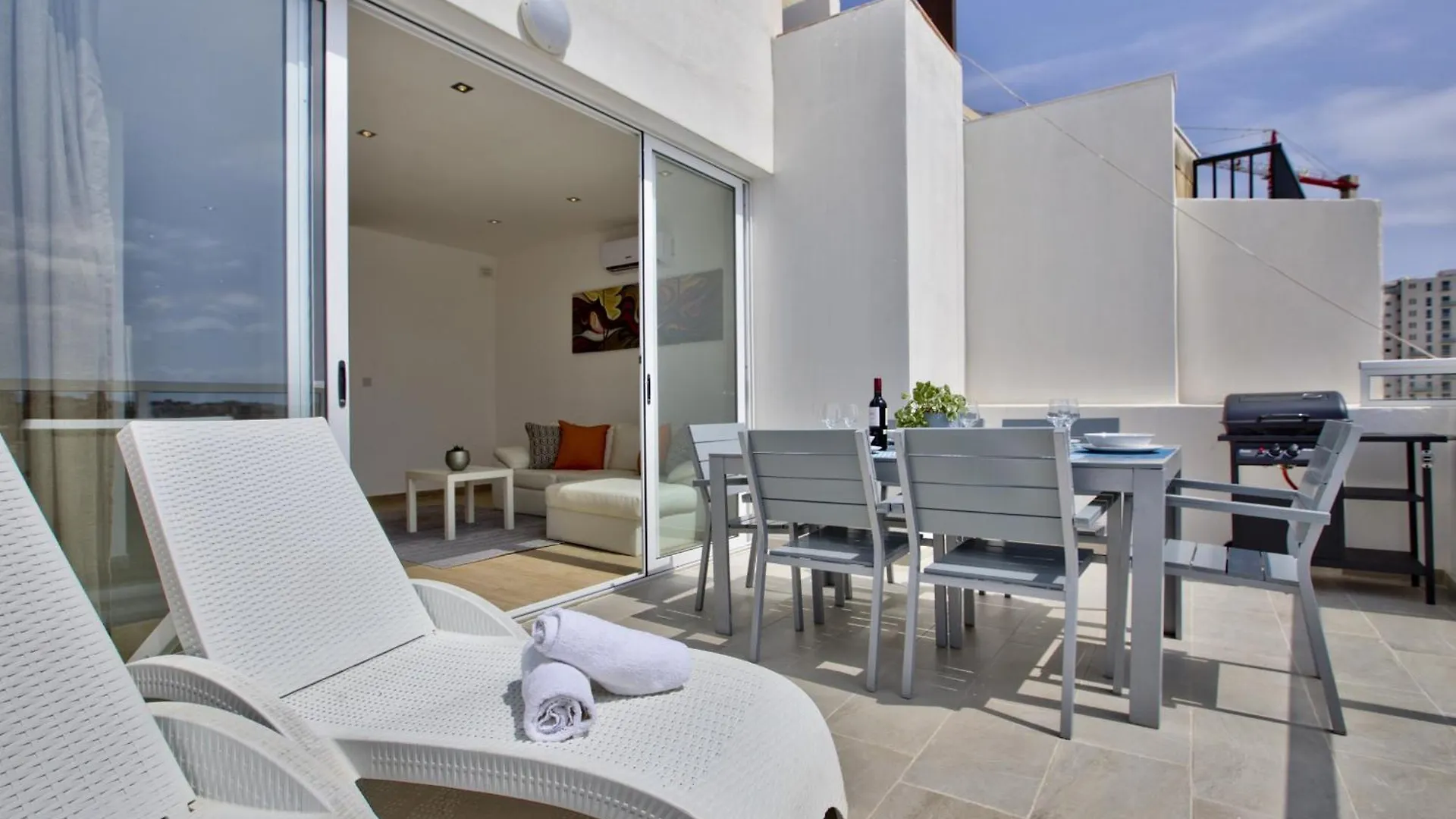 Bastions Seaview Apartments And Duplex Penthouse In Sliema By Shortletsmalta