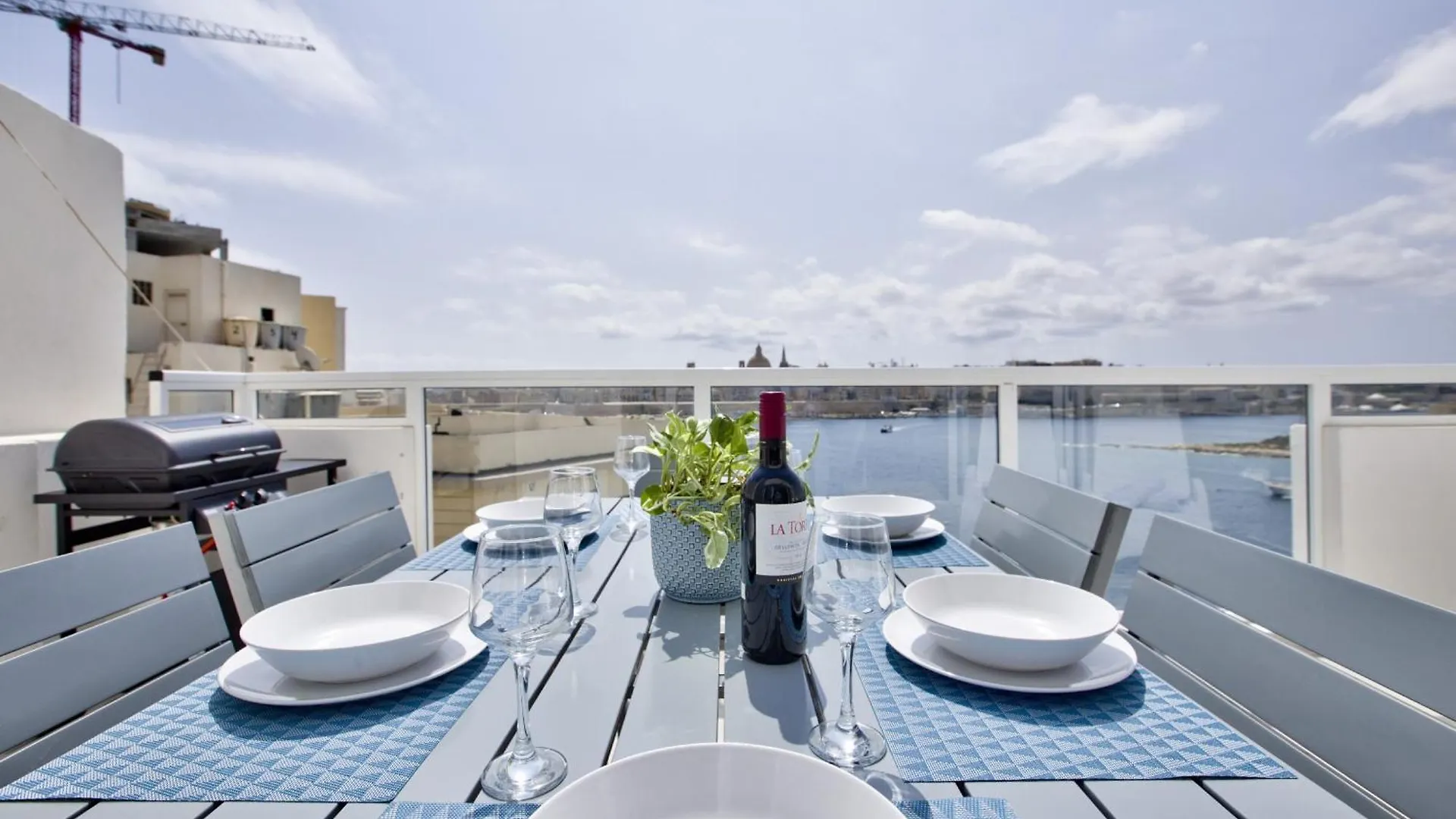 Bastions Seaview Apartments And Duplex Penthouse In Sliema By Shortletsmalta