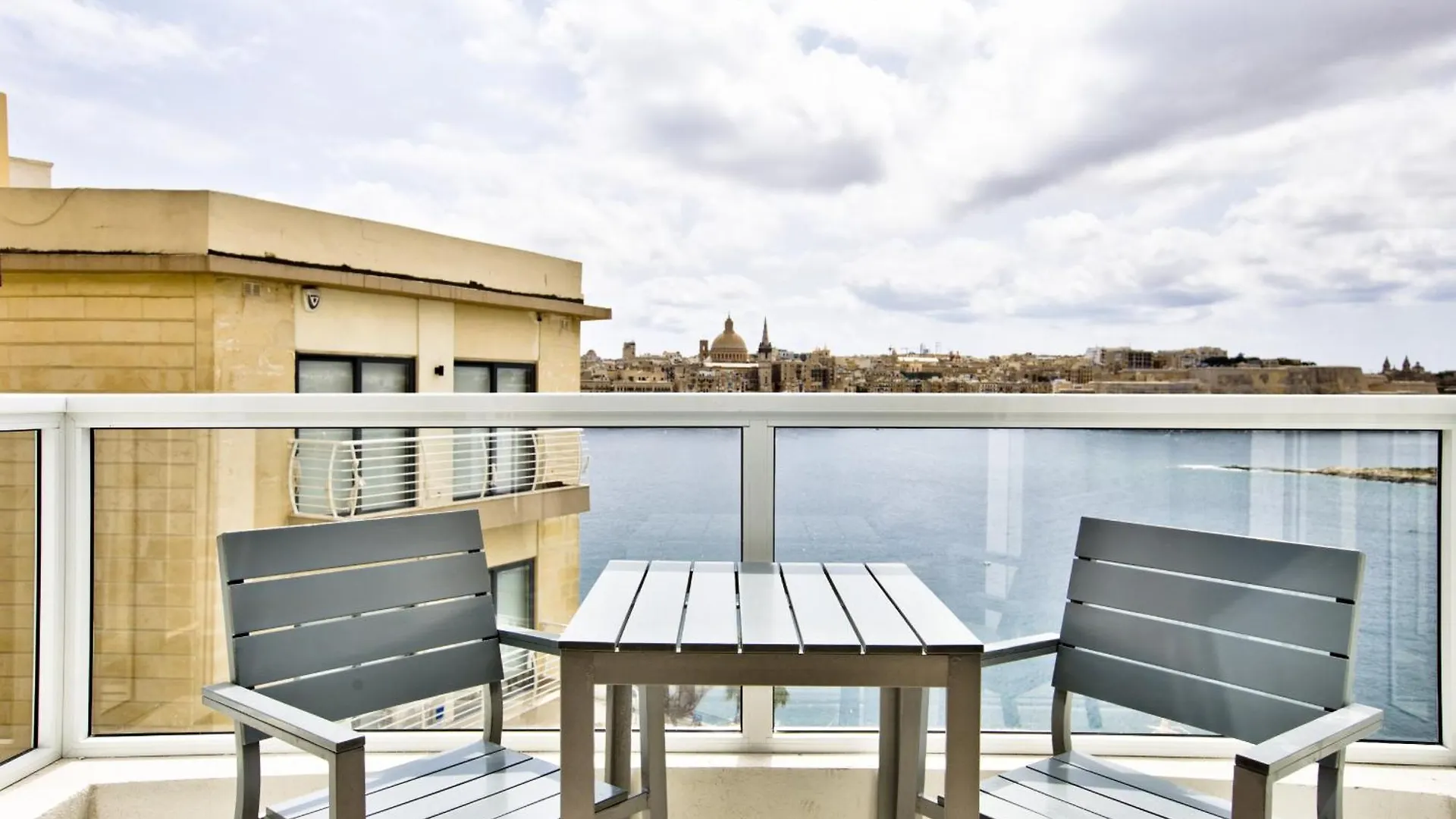Bastions Seaview Apartments And Duplex Penthouse In Sliema By Shortletsmalta