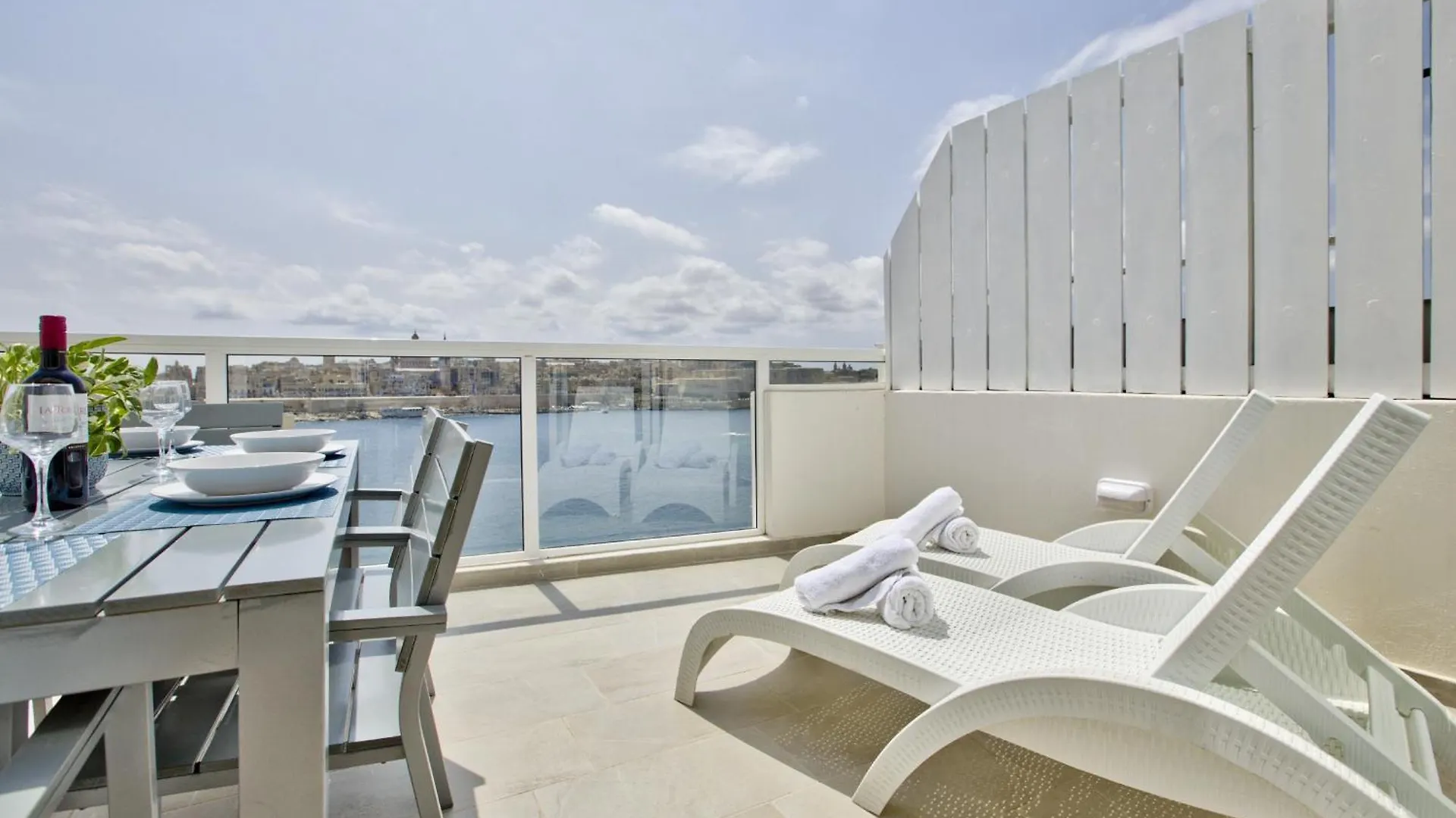 Bastions Seaview Apartments And Duplex Penthouse In Sliema By Shortletsmalta